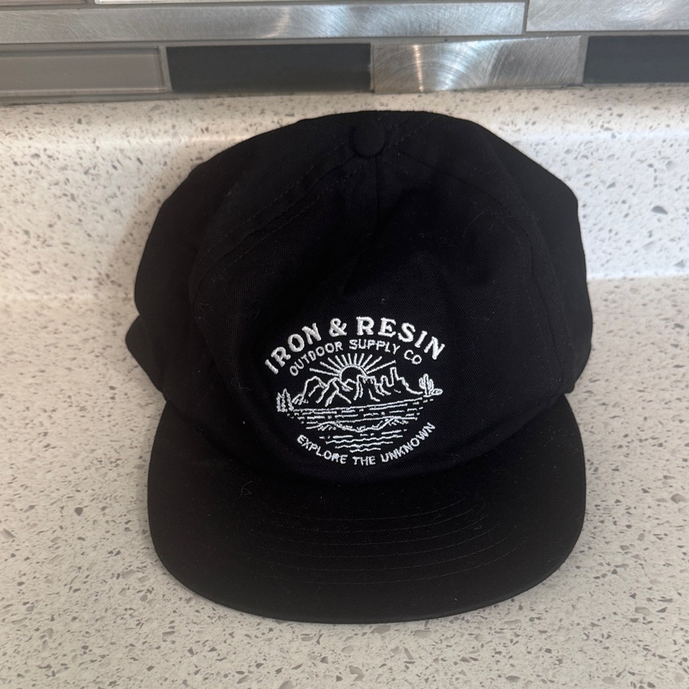 Iron & Resin Black Outdoor Cap